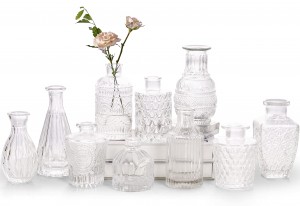Vaso in vetro con boccioli trasparenti, vasi con boccioli trasparenti, decorazioni floreali per la tavola di casa