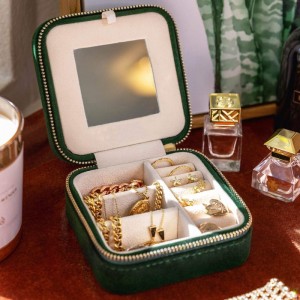 Velvet Travel Jewelry Box Organizer Portable Storage Holder Case para sa mga Babaye nga adunay Salamin