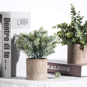 Ponarejene rastline v lončkih, umetne plastične rastline evkaliptusa Dekoracija domače mize