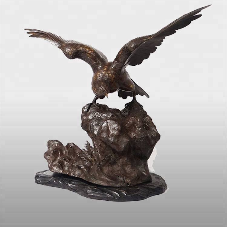 Outdoor custom life size  decoration arge bronze or brass eagle statues for sale