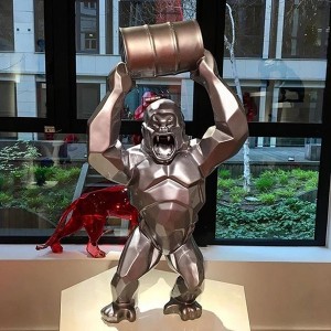 OEM/ODM China China Painting Colorful fiberglass  Geometric Wild Kong Angry Gorilla Statue for Outdoor Display