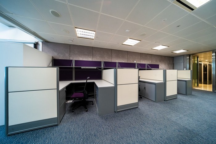 Differences between solid wood office furniture and panel office furniture