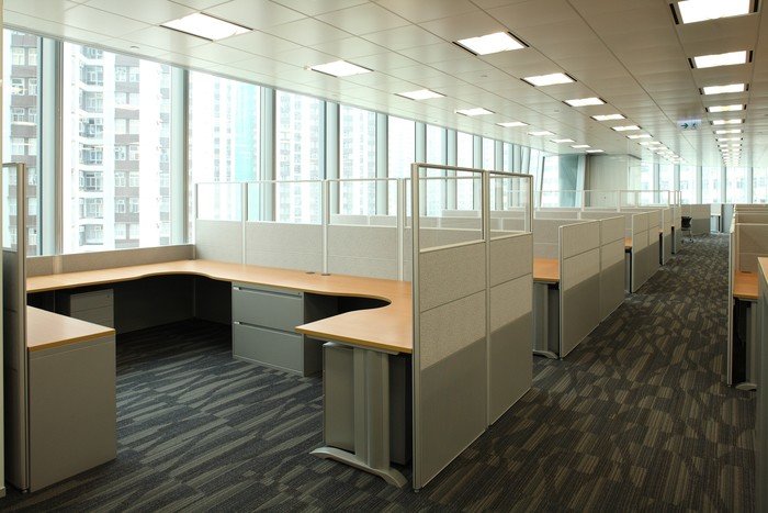 How to avoid risks in Shenzhen office furniture customization?