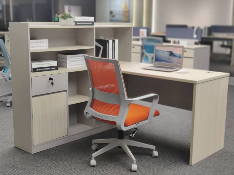 What’s the difference between good office furniture?
