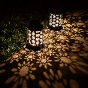 Висеће соларне лампе Спољна соларна светла Ретро метална водоотпорна ЛЕД стона лампа са ручком украсна за веранду башту, двориште, дворишну стазу 2 паковања