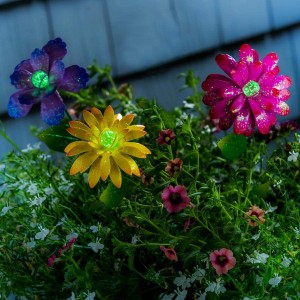 어두운 식물의 꽃 정원 스테이크 야외 광선은 잔디밭 안뜰, 3 asst에 대한 방수 금속 꽃 스틱 장식을 선택하십시오