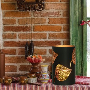 Classic Oriental Style Leaf Pattern Metal Candle Holder