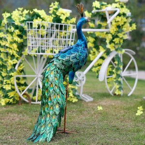 Statues Outdoor Metal Art Peacock Solar Lights for Lawn Backyard Living Room Party Wedding Decoration
