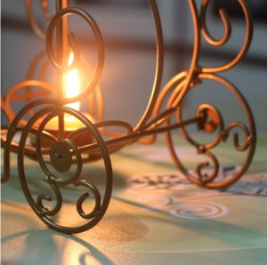 टेबल चायना साठी घाऊक अडाणी धातूपासून बनवलेले लोखंडी भोपळा मेणबत्ती खांबधारक