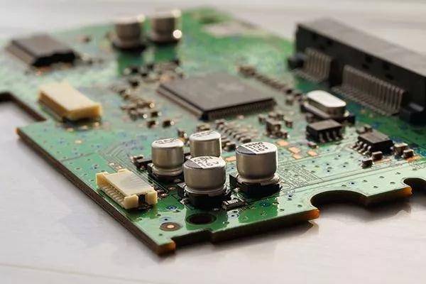 Znate li razliku između različitih materijala PCB ploča?