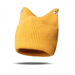 mũ len màu vàng