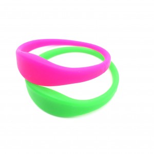 Model ST-G05 Top sale RFID Silicon Wristband 55mm 60mm situable for children size