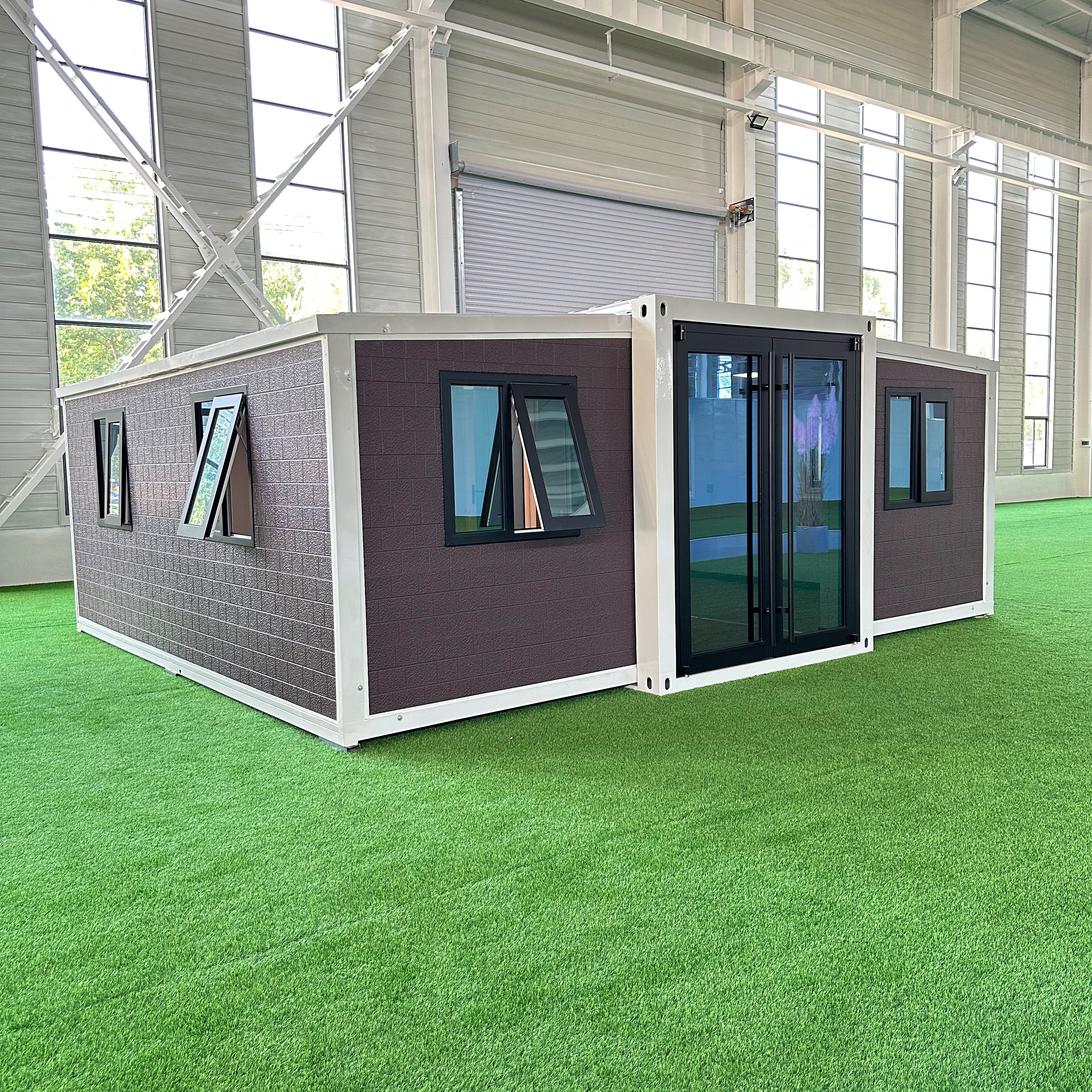 The double wing folding house turns into three rooms every five minutes