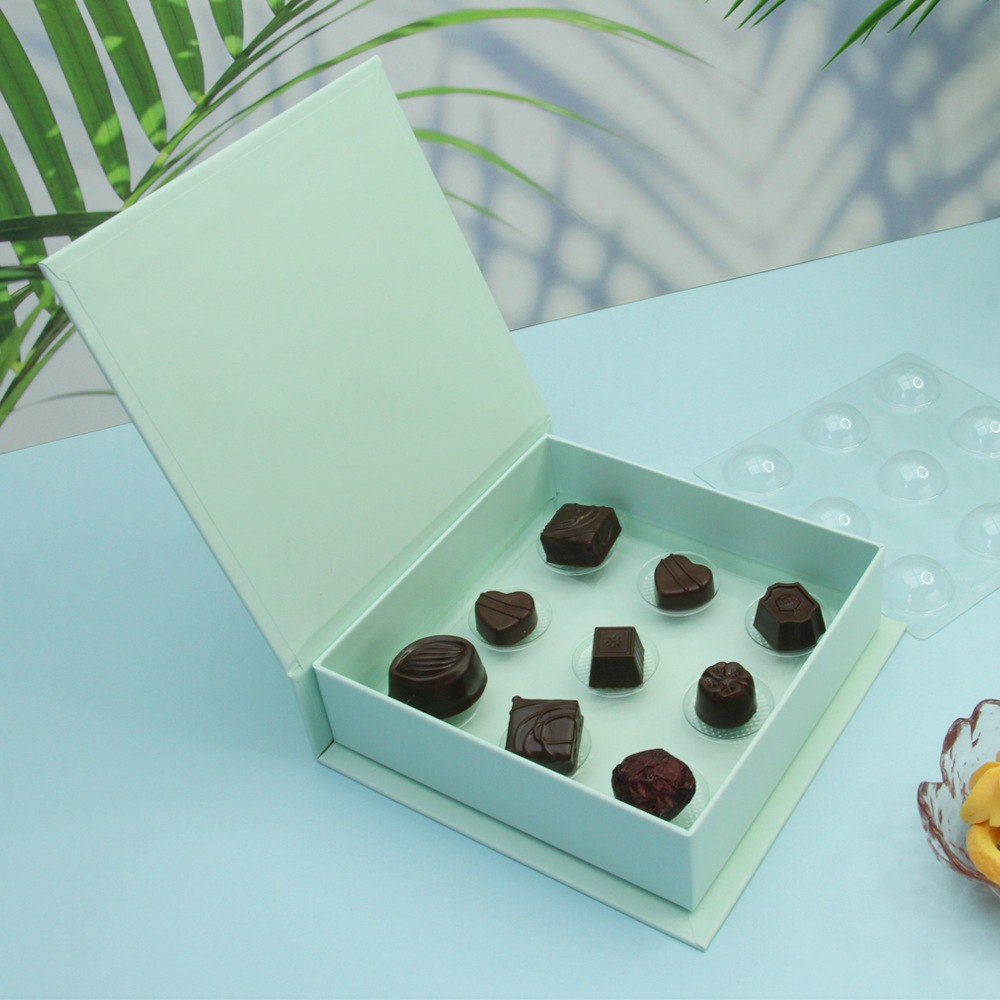 Petite boîte à bonbons et chocolats avec plateaux et décoration d'arc, boîte d'emballage cadeau en chocolat transparente personnalisée