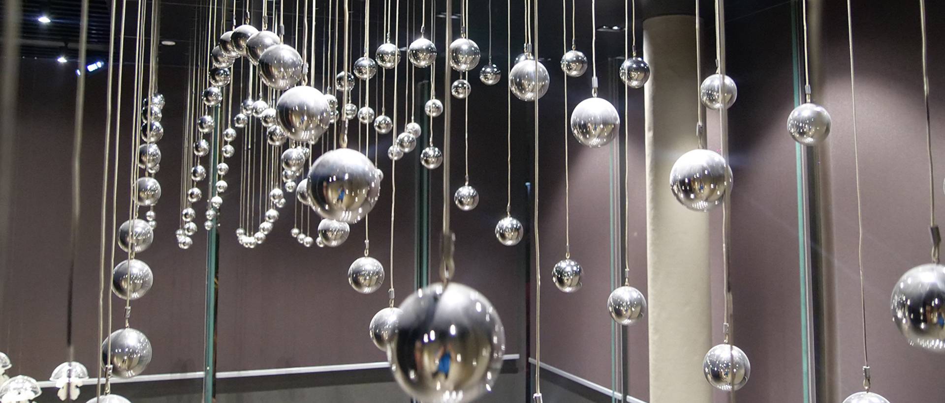 132 sarjaa Kinetic Sculpture -palloja, joita käytetään Guangzhou Poly -näyttelyhallissa 2020 (1)