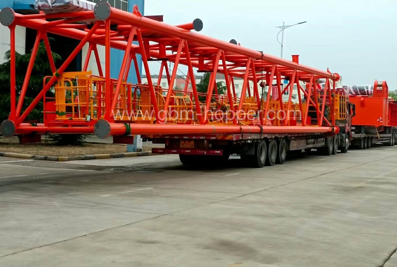 GBM 60T@52M portal mobile crane will delivery to Damman.