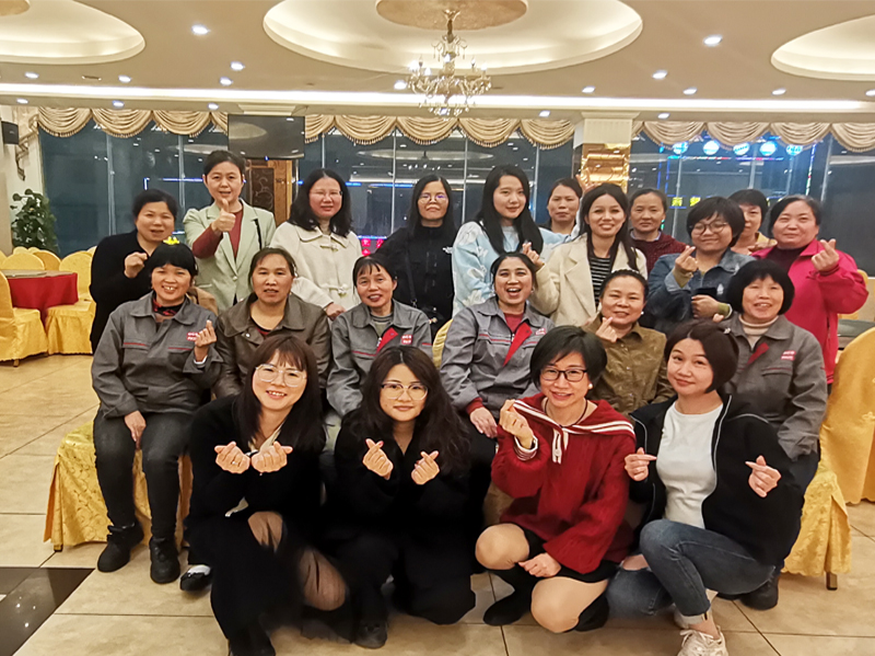 Staf wanita GCS Dina Wanita Internasional nganakake pesta kumpul-kumpul