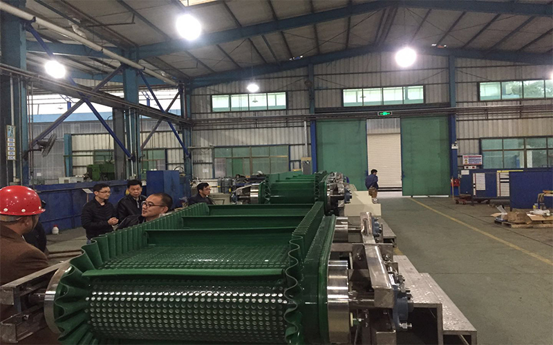 Super Purchasing for Ball Conveyor Rollers - China Belt conveyor Factory Belt Conveyor with Skirt Incline – GCS