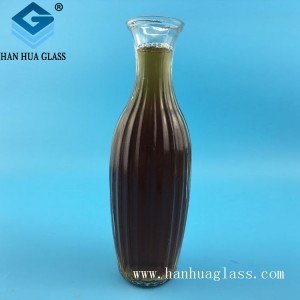 klasična prozirna staklena vaza za uređenje doma