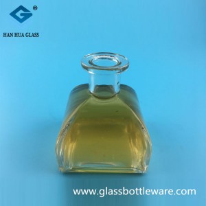 Hot selling 100ml Mongolian yurt glass aromatherapy split bottle