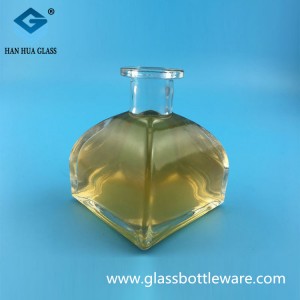 Hot selling 100ml Mongolian yurt glass aromatherapy split bottle