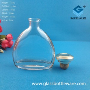 Manufacturer of 50ml flat glass wine bottle