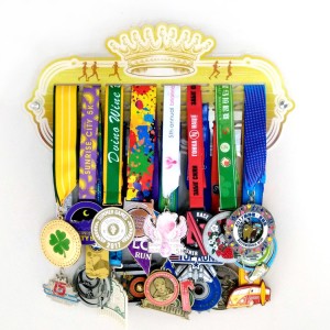 Custom akril Sariq qirolicha Crown medali Hanger