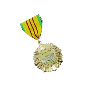 सैन्य पुरस्कार के लिए कस्टम प्लेटिंग सोने सम्मान पदक कस्टम लोगो