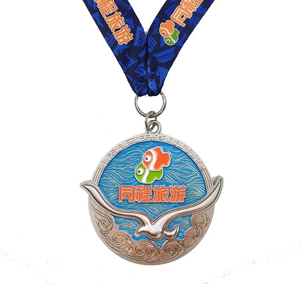 2017 China New Design Superhero Medal - High quality plating silver medal with 3D fish and transparent – Global Art Gifts