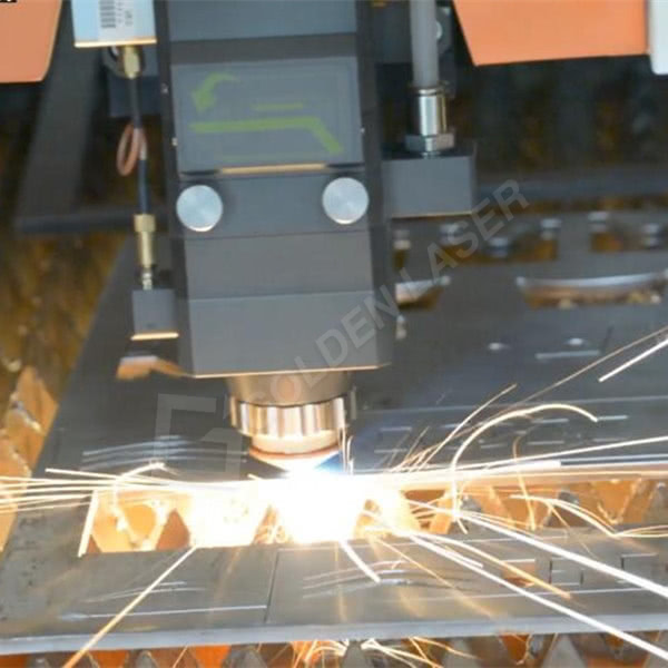 Standard Metal Cutting Processes: Laser Cutting vs. Water Jet Cutting