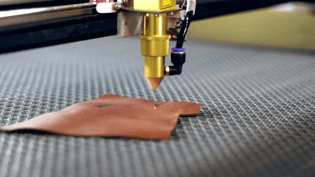 Ang CO2 laser engraving cutting machine ay hindi nagbibigay liwanag sa solusyon sa problema