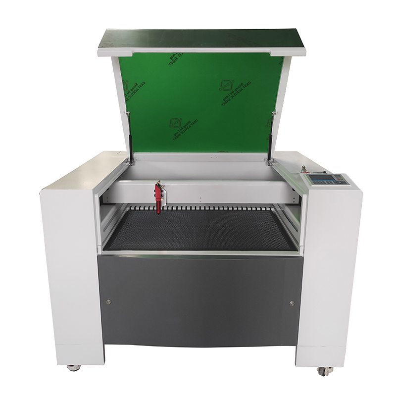 Машина за лазерно гравиране в кожарската и текстилната промишленост, приложение на технологията за гравиране