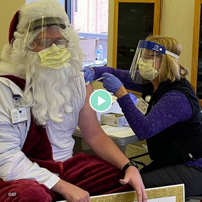 Ο Άγιος Βασίλης πήρε το εμβόλιο του για τον COVID-19 την ώρα που θα παραδώσει τα δώρα