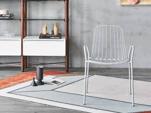 Classic Steel Outdoor Chair with Arm