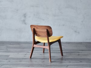 Cadeiras de comedor de madeira de carballo con asento de PU