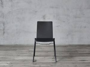 Сталевий обідній стілець для вулиці або в приміщенні