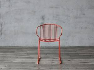 Сталеве крісло сучасного дизайну для вулиці чи в приміщенні