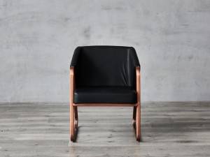 Обеденные стулья известных дизайнеров из розового золота