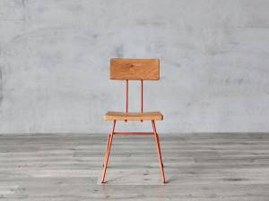 Reštauračná stolička v klasickom dizajne s jaseňovým drevom