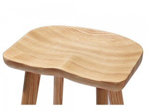 Moderna drvena barska stolica