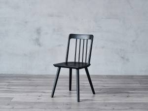 صندلی غذاخوری چوبی با طرح ساده