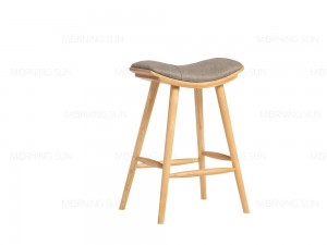 כסאות בר לפנאי מסגרת עץ עם מושב מרופד