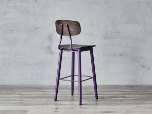 Vysoká barová stolička z dreva a kovu