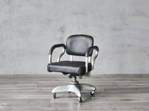 Hliníková kancelárska stolička s čalúneným operadlom a sedadlom