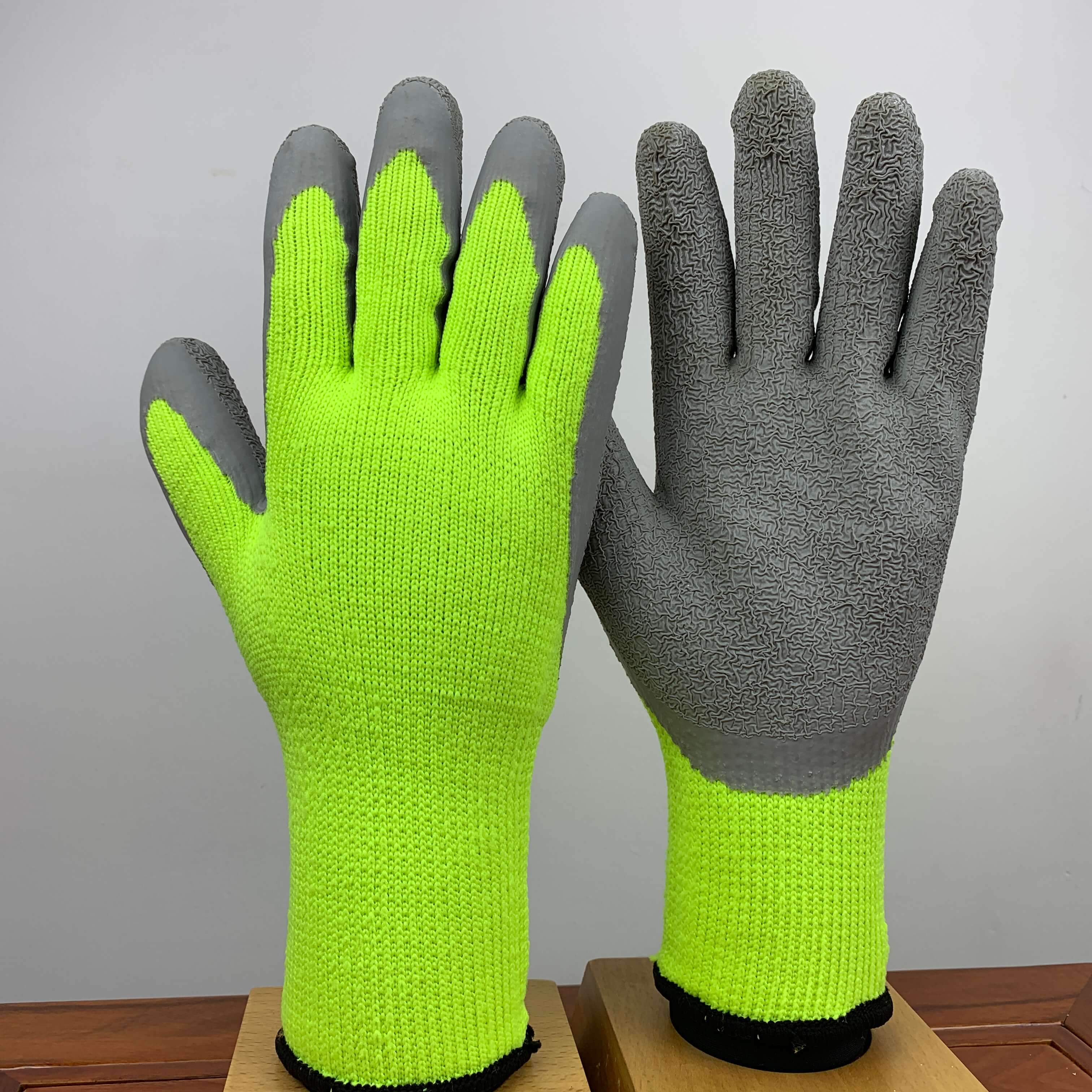 Crinkle latex winter grip glove  WLA507B
