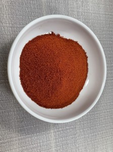 Производителите доставят доматен прах във вода