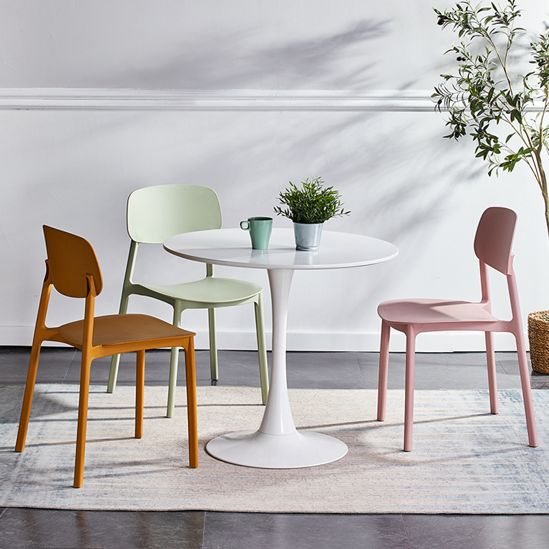 The Comfort Of This Design PP Chair Provides You And Your Family With A Pleasant Dining Experience