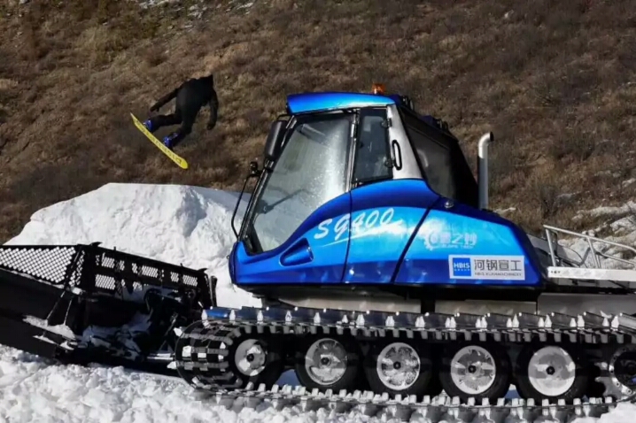 At present, more than 50% of the ski resorts in our country are not equipped with snow groomers