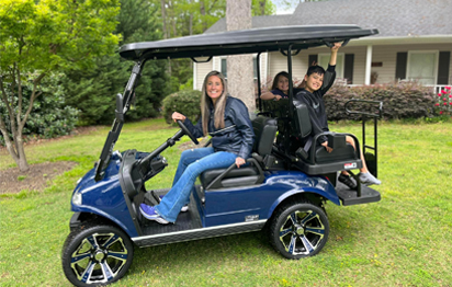 Presenetljiv vzpon električnih vozičkov za golf kot "drugih avtomobilov" v številnih družinah
