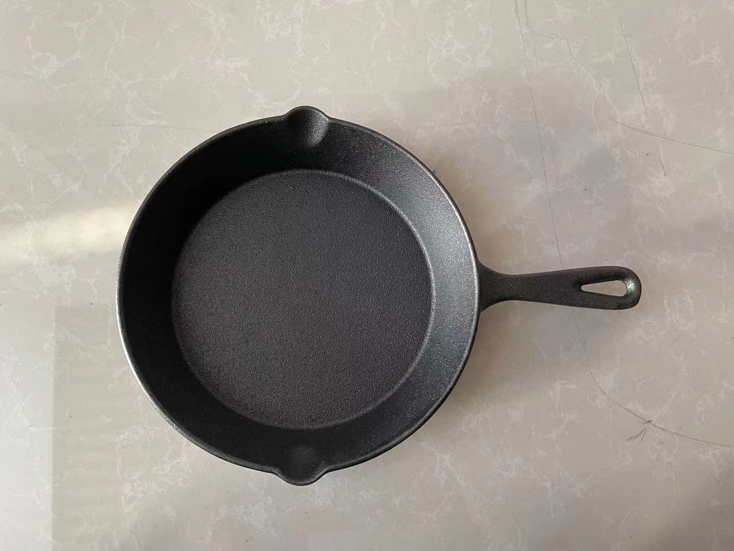 What are the benefits of cast iron frying pan?
